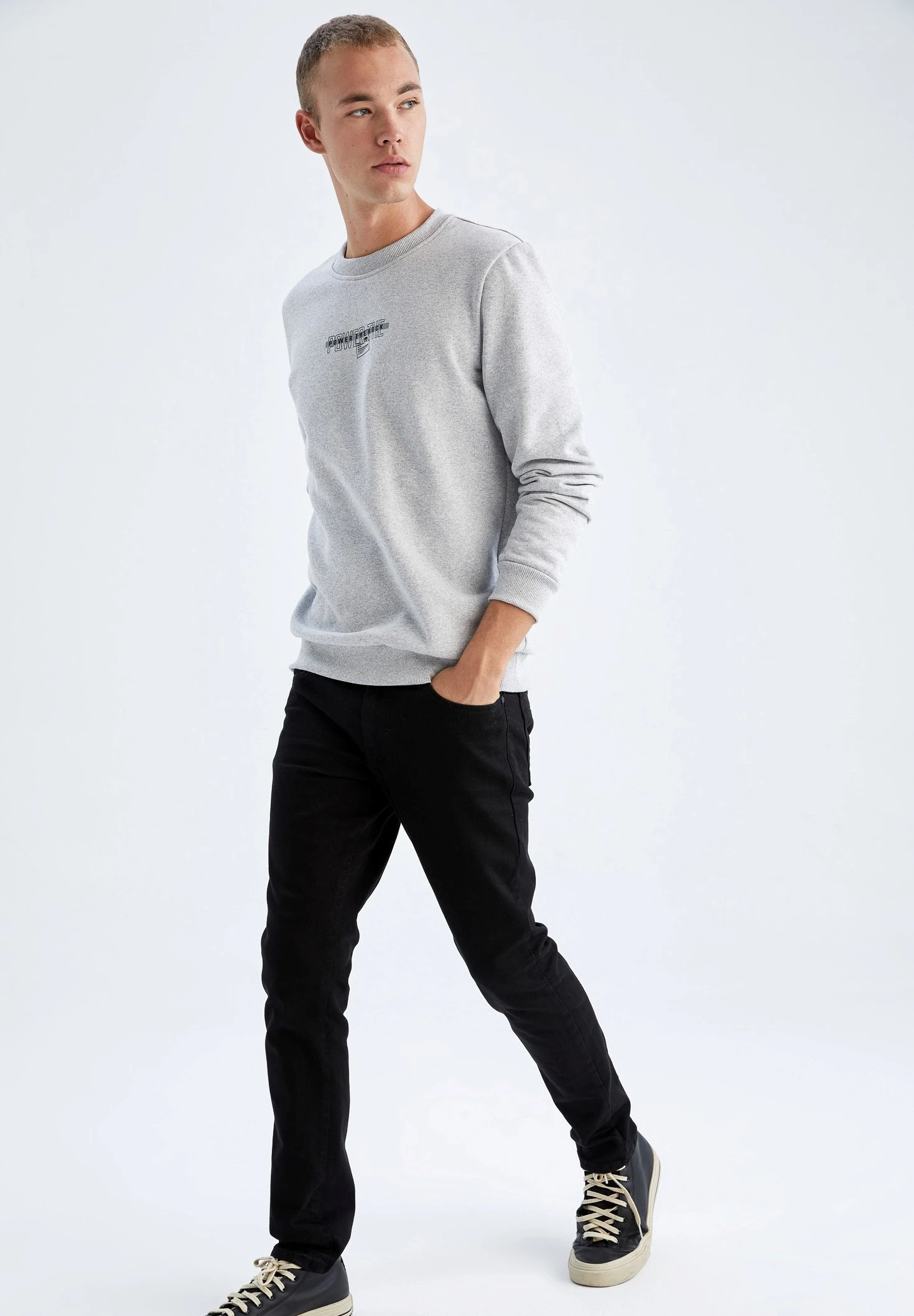 DeFacto Sweater - Grey 4 DeFacto Sweater - Grey - Afbeelding 2