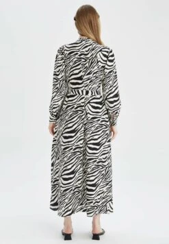 DeFacto Regular Fit- Maxi-Jurk - Black 7 DeFacto Regular Fit- Maxi-Jurk - Black -DeFacto 08da063962eb442a8232b3bb7faf7eef