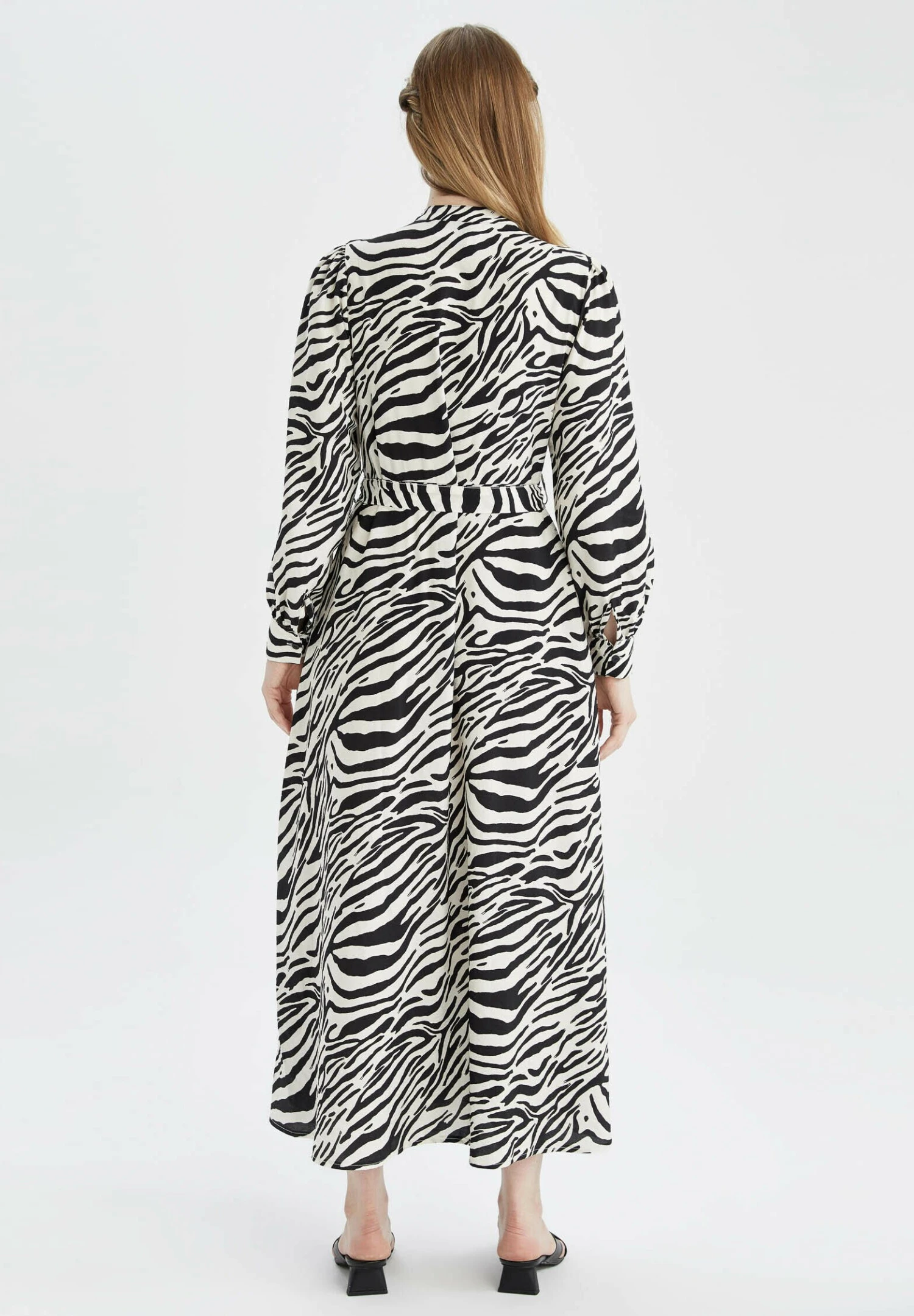 DeFacto Regular Fit- Maxi-Jurk - Black 5 DeFacto Regular Fit- Maxi-Jurk - Black - Afbeelding 3