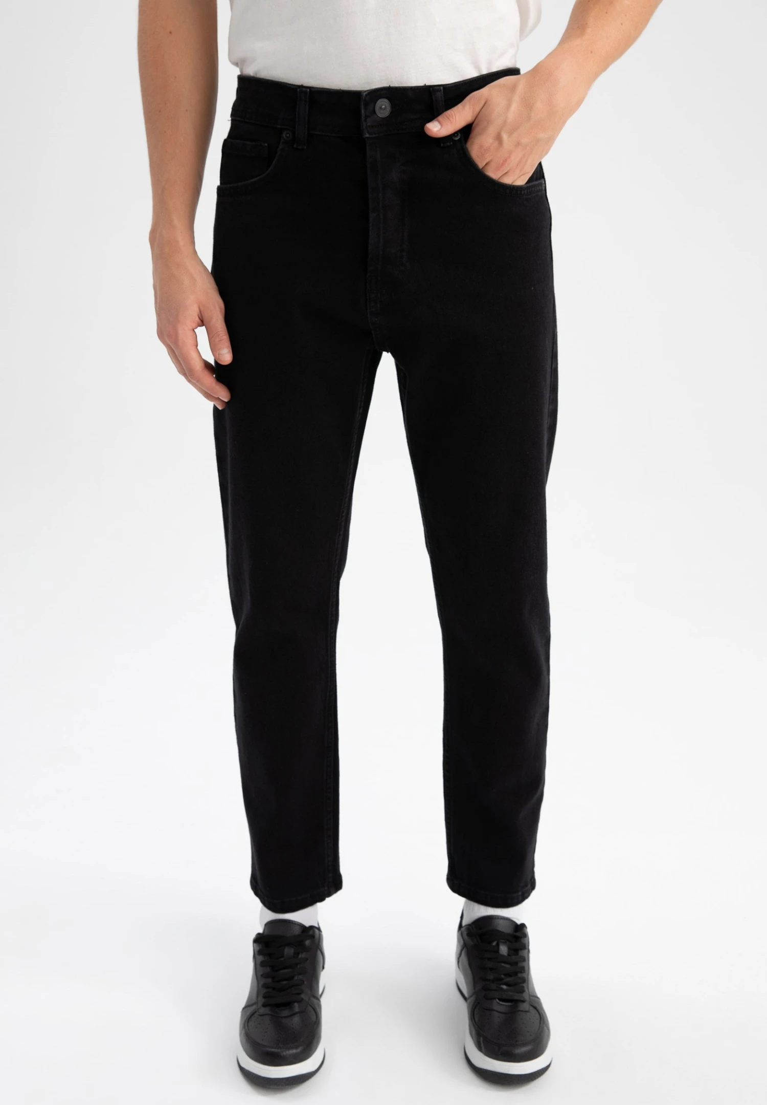 DeFacto Straight Leg Jeans - Black 3 DeFacto Straight Leg Jeans - Black