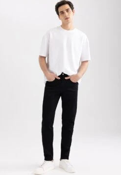 DeFacto Slim Fit Jeans - Black 8 DeFacto Slim Fit Jeans - Black -DeFacto 09edb23171ae4a49bb1b082223210f6d