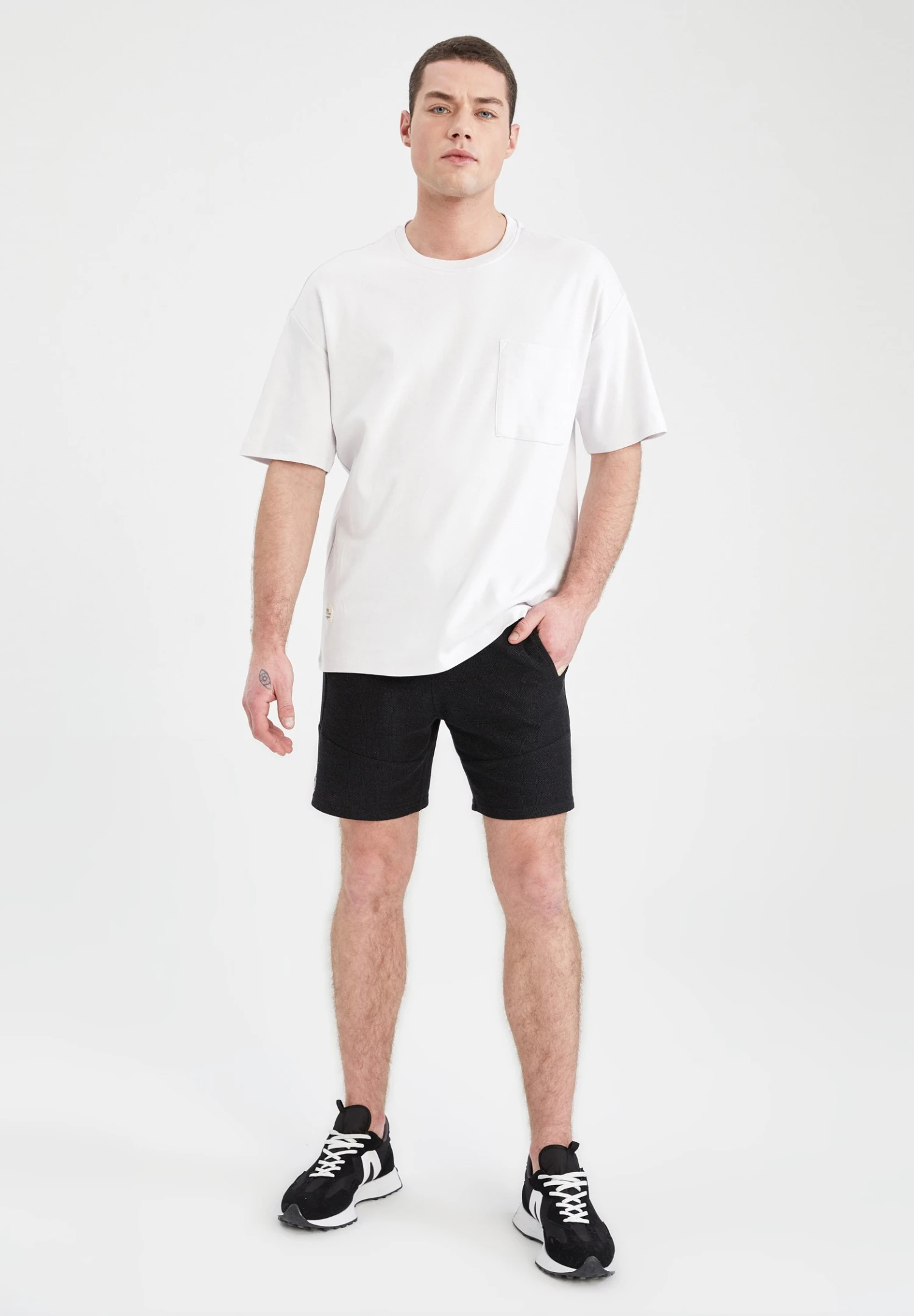 DeFacto Shorts - Black 6 DeFacto Shorts - Black - Afbeelding 4