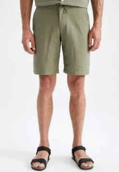 DeFacto Regular Fit - Shorts - Khaki