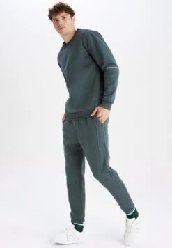 DeFacto Standart Fit - Trainingsbroek - Green -DeFacto 13042f86484a4cb2bdd790c4a15a18e7