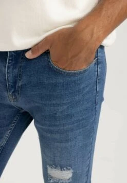 DeFacto Carlo - Slim Fit Jeans - Blue -DeFacto 1386d0952618461e8d2e46c5d21c5de1