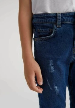 DeFacto Slim Fit Jeans - Blue 9 DeFacto Slim Fit Jeans - Blue -DeFacto 15670fd67d8a4e53b64458f283b6483e