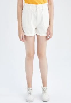 DeFacto Regular Fit- Shorts - White