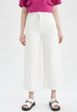 DeFacto Wide Leg- Flared Jeans - Ecru