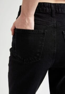 DeFacto Vintage Straight - Straight Leg Jeans - Black 11 DeFacto Vintage Straight - Straight Leg Jeans - Black -DeFacto 27e5207460cc4767abcdb5650d89213d