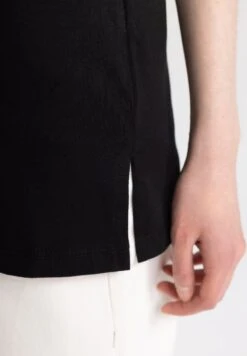 DeFacto Regular Fit- T-Shirt Basic - Black 9 DeFacto Regular Fit- T-Shirt Basic - Black -DeFacto 2989558544de40028024da07d913e081