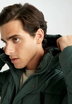 DeFacto Regular Fit- Winterjas - Green 11 DeFacto Regular Fit- Winterjas - Green -DeFacto 2a9a5a7c29244e98a583e218c0fe2dd9