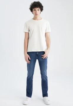 DeFacto Sergio -Regular FitStraight Leg - Straight Leg Jeans - Blue 7 DeFacto Sergio -Regular FitStraight Leg - Straight Leg Jeans - Blue -DeFacto 2e779af8e203408a91d23ae521f922ad