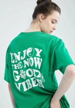 DeFacto Oversize Fit- T-Shirt Print - Green -DeFacto 2ec9915b83504238a9a1d23548f27559