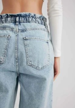 DeFacto Paperbag - Relaxed Fit Jeans - Blue -DeFacto 2f073d30bf5b4d02a31bc2751b07d74b