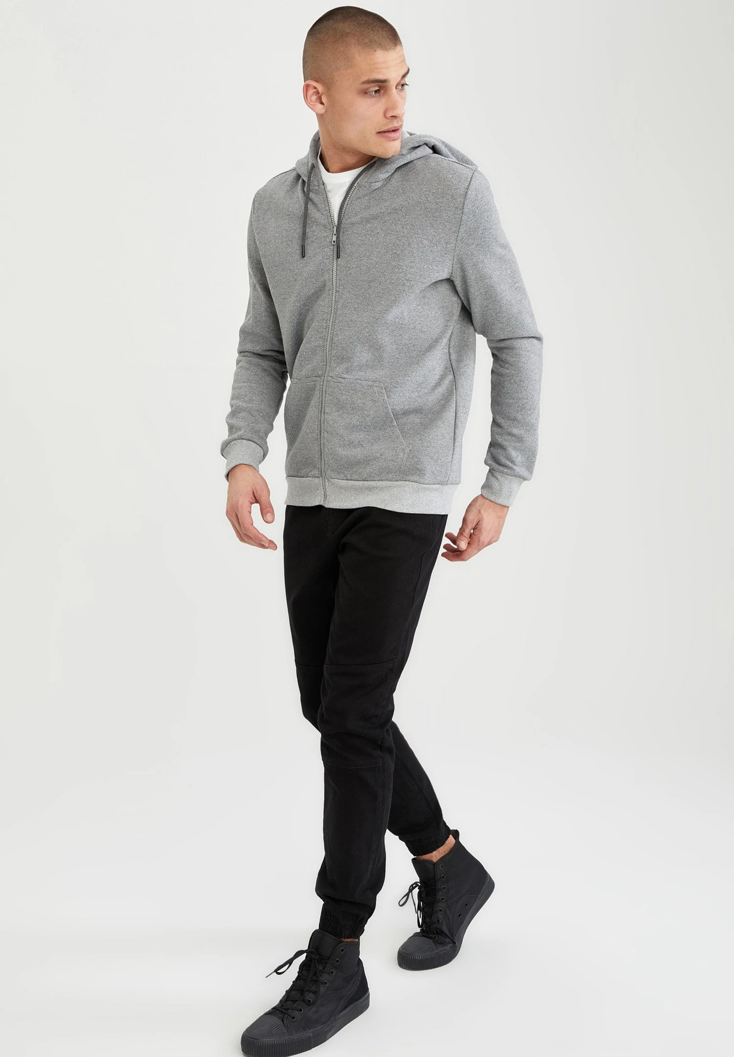 DeFacto Slim Fit - Sweater Met Rits - Grey 4 DeFacto Slim Fit - Sweater Met Rits - Grey - Afbeelding 2