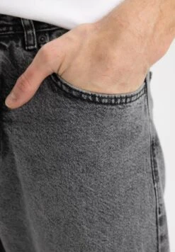 DeFacto Slim Fit- Slim Fit Jeans - Grey 9 DeFacto Slim Fit- Slim Fit Jeans - Grey -DeFacto 30f6269bdd954437a8028319821afda3