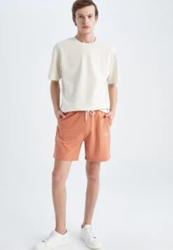 DeFacto Shorts - Orange -DeFacto 32cdee88bde14c9dbf26941beef53f7d