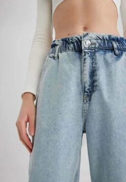DeFacto Paperbag - Relaxed Fit Jeans - Blue -DeFacto 39b09708d70740e0af8630ffa5980bb1