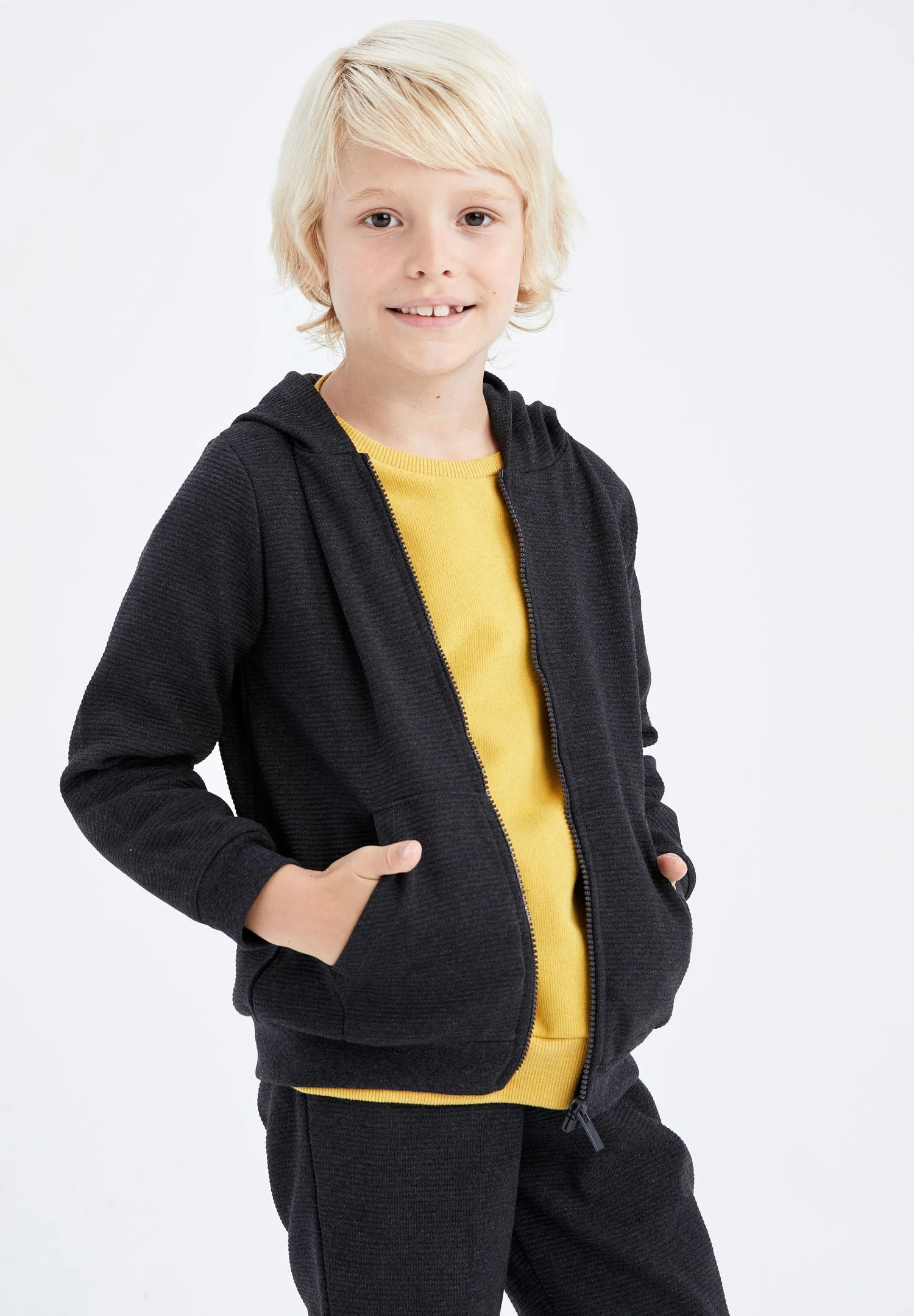 DeFacto Regular Fit- Hoodie - Anthracite 4 DeFacto Regular Fit- Hoodie - Anthracite - Afbeelding 2