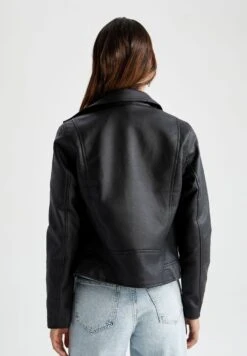 DeFacto Regular Fit- Imitatieleren Jas - Black 8 DeFacto Regular Fit- Imitatieleren Jas - Black -DeFacto 3c5df38c2ba8484ca54548d7d5aaba30