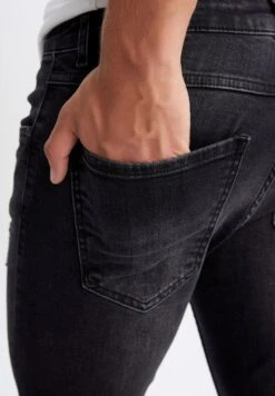 DeFacto Jeans Skinny Fit - Black -DeFacto 3dd9bcfa5a424e4aa9cda1569633a379