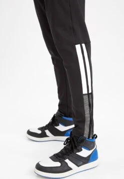 DeFacto Trainingsbroek - Black 9 DeFacto Trainingsbroek - Black -DeFacto 406aa595dc634de1b59193c2fb56c2ff