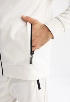 DeFacto Standart Fit Set - Trainingspak - Ecru -DeFacto 4150963fd3264463bdd9cf00f8c2a938