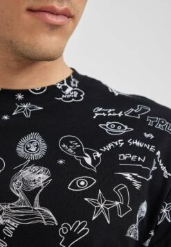 DeFacto Regular Fit- T-Shirt Print - Black 9 DeFacto Regular Fit- T-Shirt Print - Black -DeFacto 471a63380c8941e3b0e42676a863be96