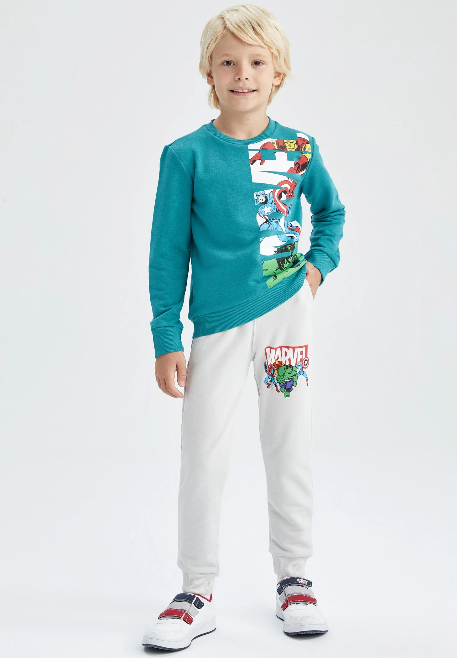 DeFacto Set Marvel Comics Regular Fit - Sweater - Turquoise 3 DeFacto Set Marvel Comics Regular Fit - Sweater - Turquoise