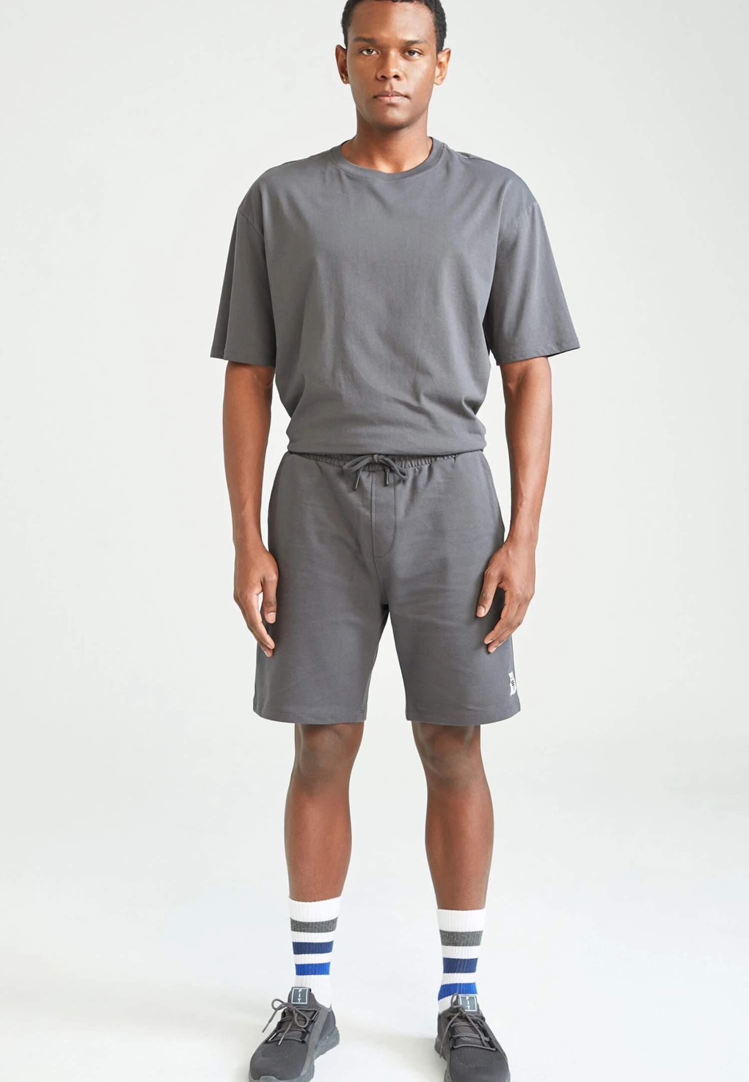 DeFacto Trainingsbroek - Anthracite 4 DeFacto Trainingsbroek - Anthracite - Afbeelding 2