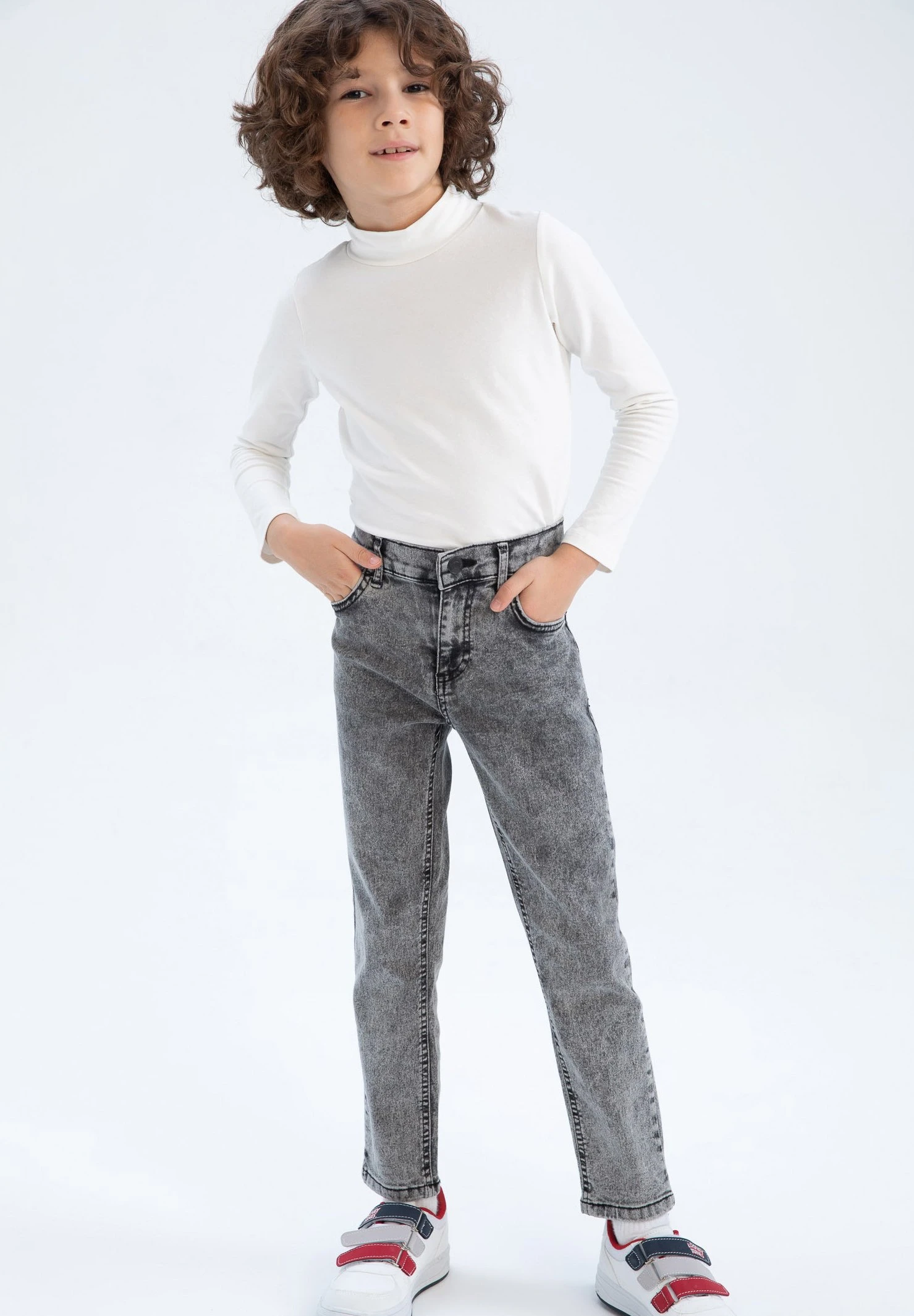 DeFacto Straight Leg Jeans - Black 3 DeFacto Straight Leg Jeans - Black