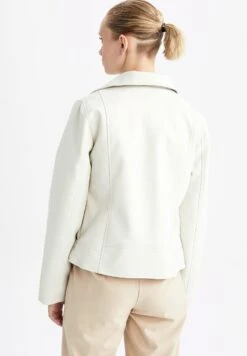 DeFacto Regular Fit - Imitatieleren Jas - Beige 7 DeFacto Regular Fit - Imitatieleren Jas - Beige -DeFacto 531fa839a0b94506a469bbbb51309c2d