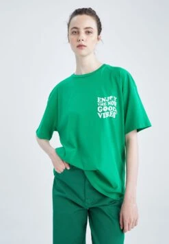 DeFacto Oversize Fit- T-Shirt Print - Green -DeFacto 5334b2a76fa146fd9507de6f48e470d2