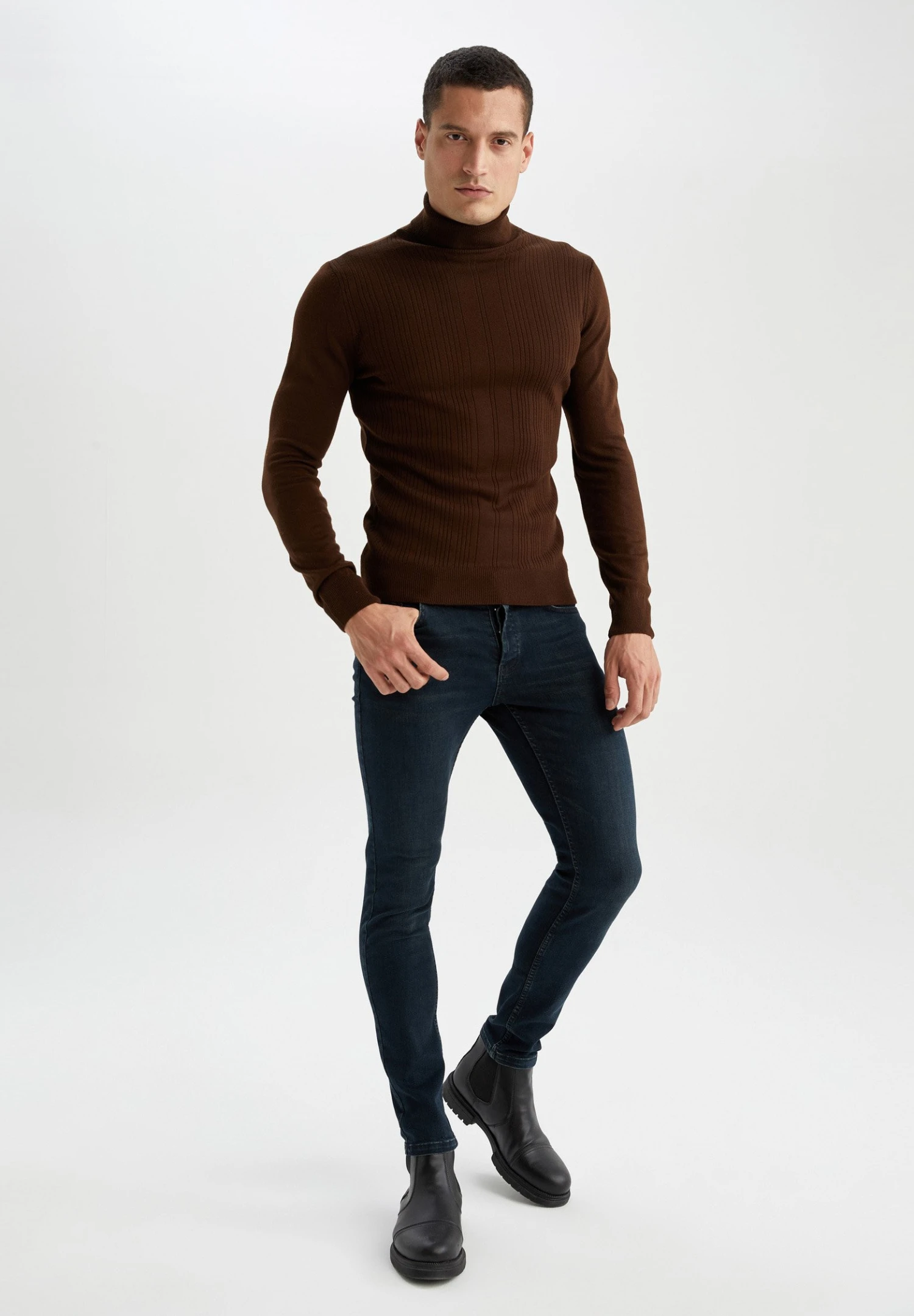 DeFacto Slim Fit- Trui - Brown 4 DeFacto Slim Fit- Trui - Brown - Afbeelding 2