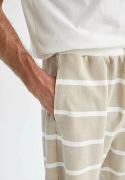 DeFacto Trainingsbroek - Beige -DeFacto 55f38e05e9564fd8bd91e0df6d61c645