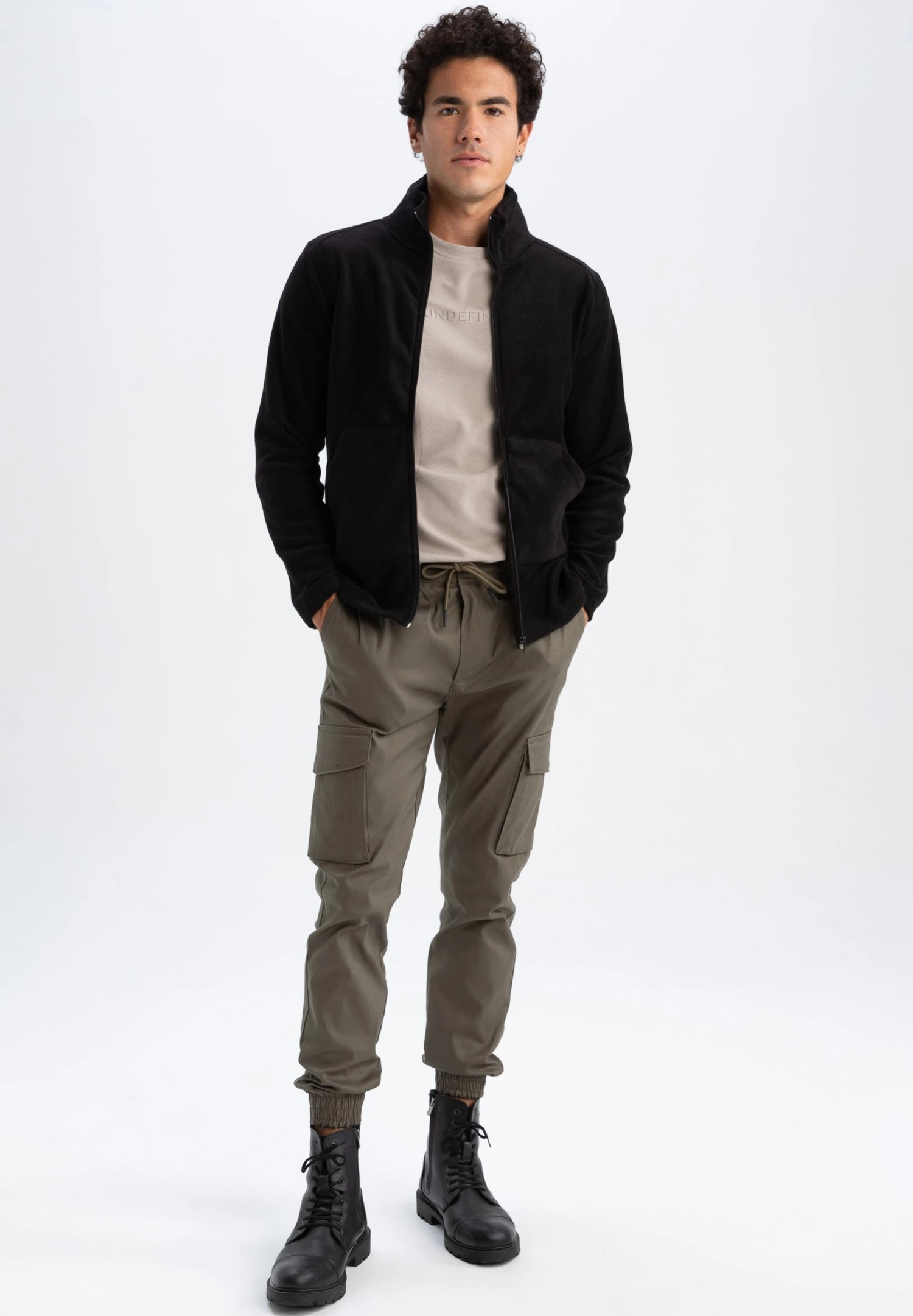 DeFacto Regular Fit- Sweater Met Rits - Black 4 DeFacto Regular Fit- Sweater Met Rits - Black - Afbeelding 2