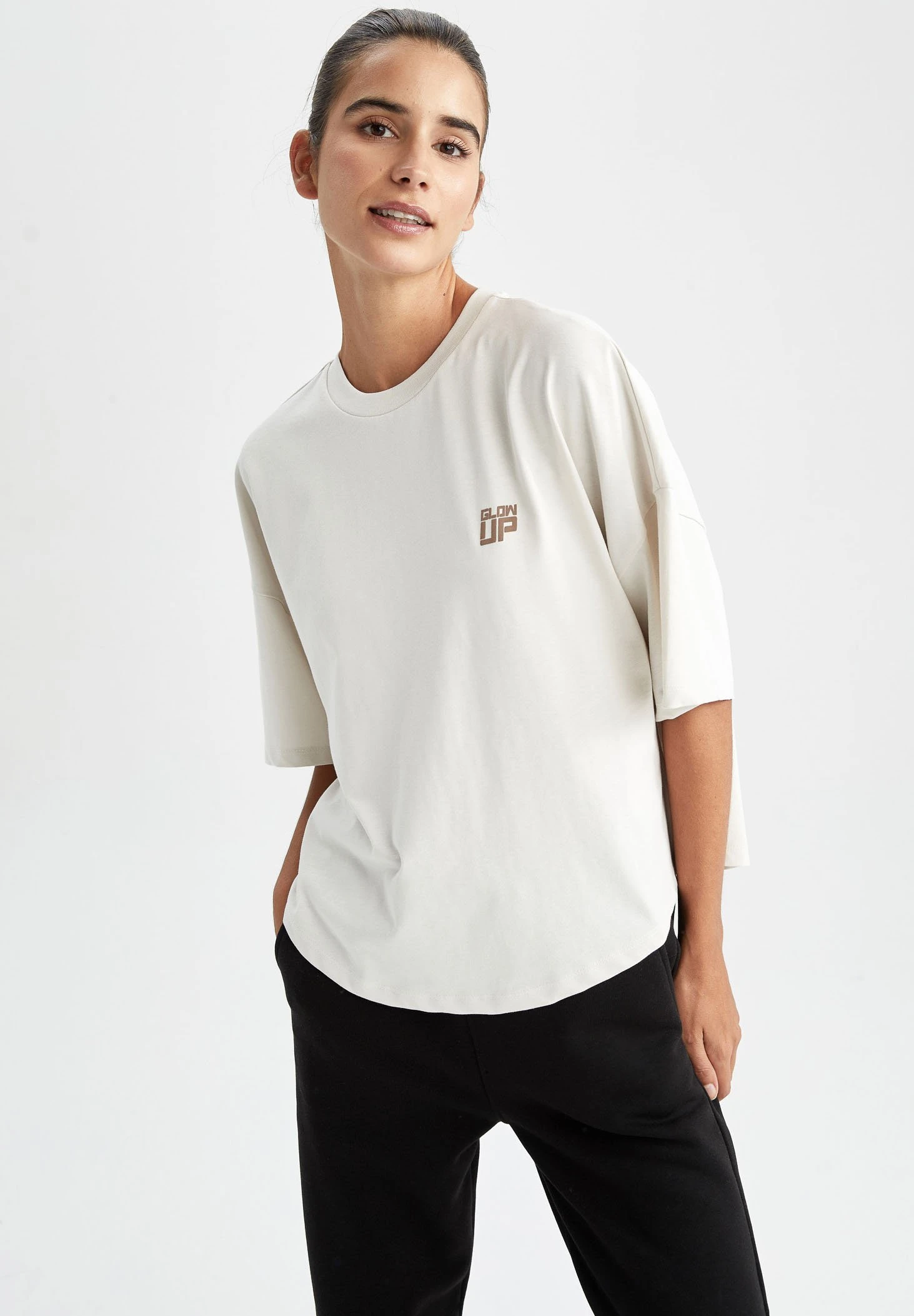 DeFacto Cover - T-Shirt Basic - Beige 3 DeFacto Cover - T-Shirt Basic - Beige