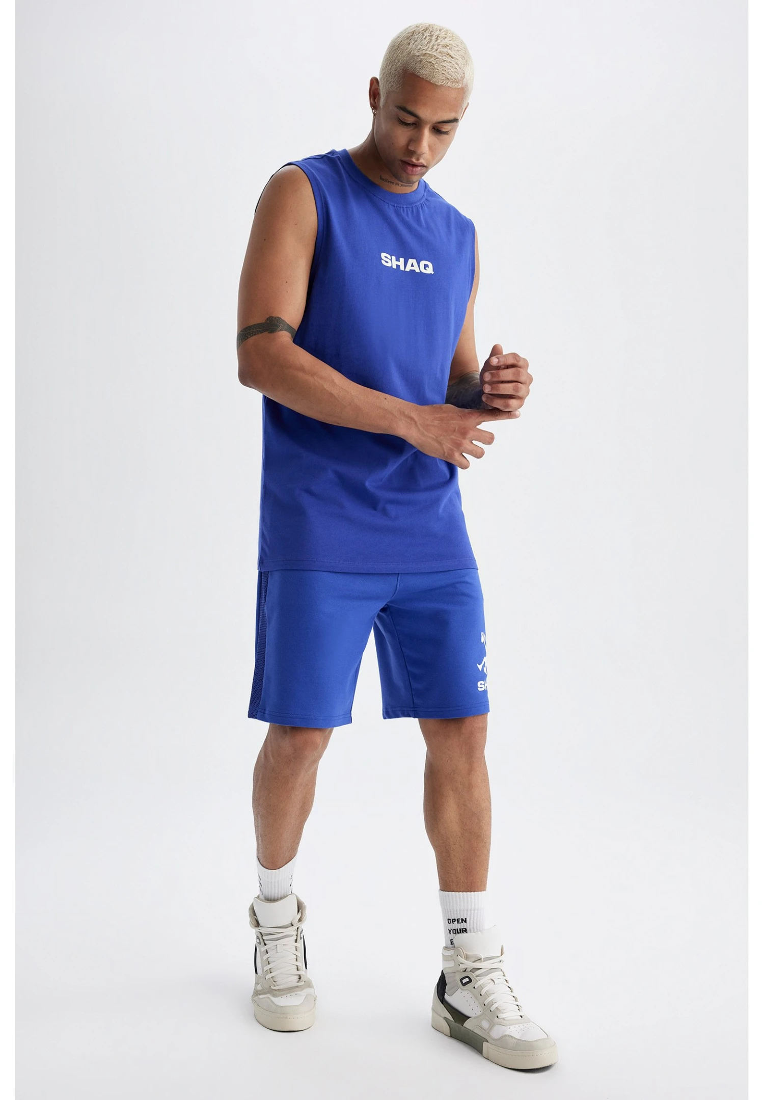 DeFacto Shaquille O'Neal Standart Fit- Top - Purple 4 DeFacto Shaquille O'Neal Standart Fit- Top - Purple - Afbeelding 2