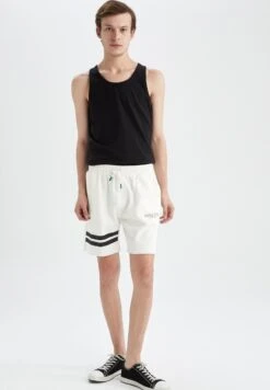 DeFacto Shorts - Ecru