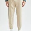 DeFacto Regular Fit - Trainingsbroek - Beige 1 DeFacto Regular Fit - Trainingsbroek - Beige -DeFacto 62413fe56c4b4f39957ed4b9de500a1e