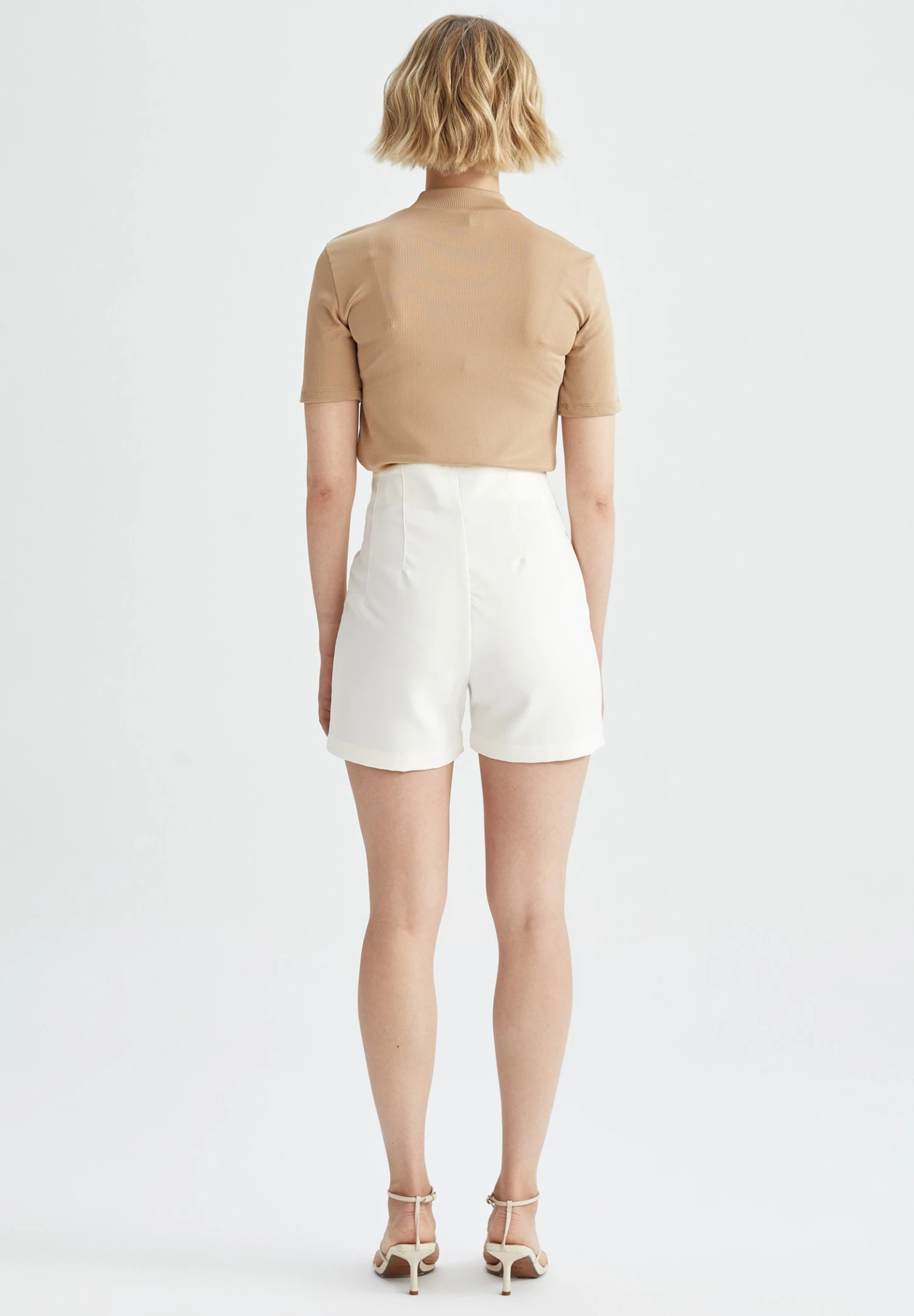 DeFacto Regular Fit- Shorts - Ecru 5 DeFacto Regular Fit- Shorts - Ecru - Afbeelding 3