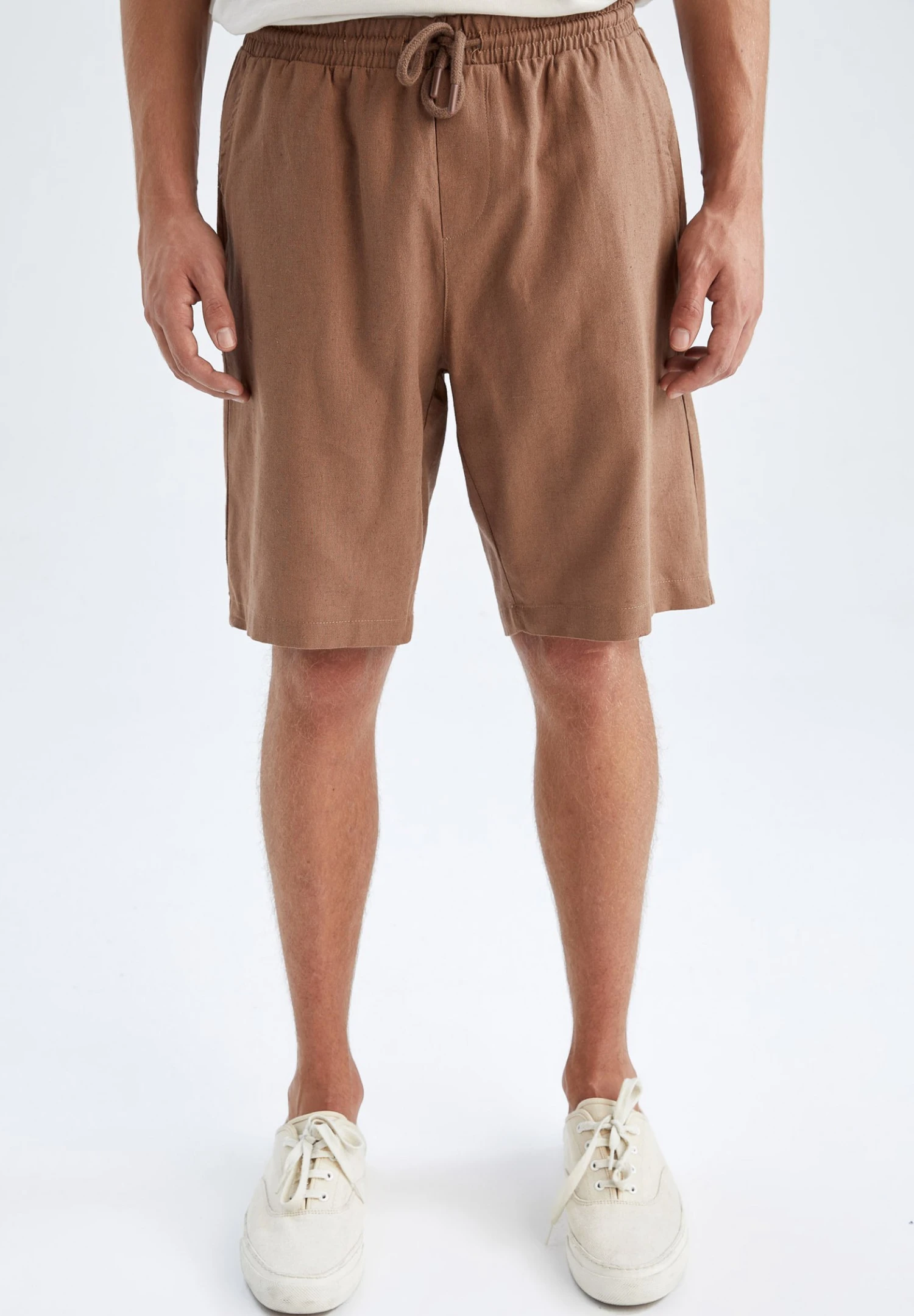 DeFacto Regular Fit - Shorts - Brown 3 DeFacto Regular Fit - Shorts - Brown