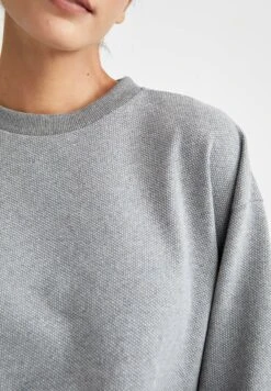 DeFacto Regular Fit- Sweater - Grey 9 DeFacto Regular Fit- Sweater - Grey -DeFacto 749e9a3de9cc4adf991159b75e462372