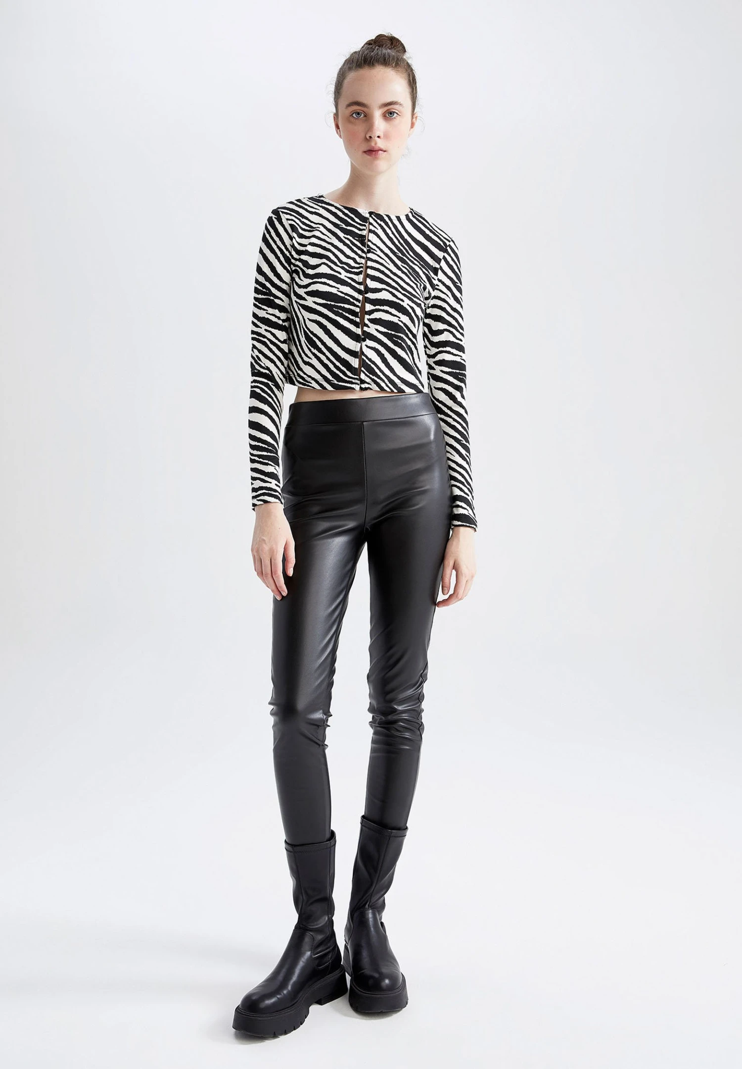 DeFacto Vest - Black 4 DeFacto Vest - Black - Afbeelding 2