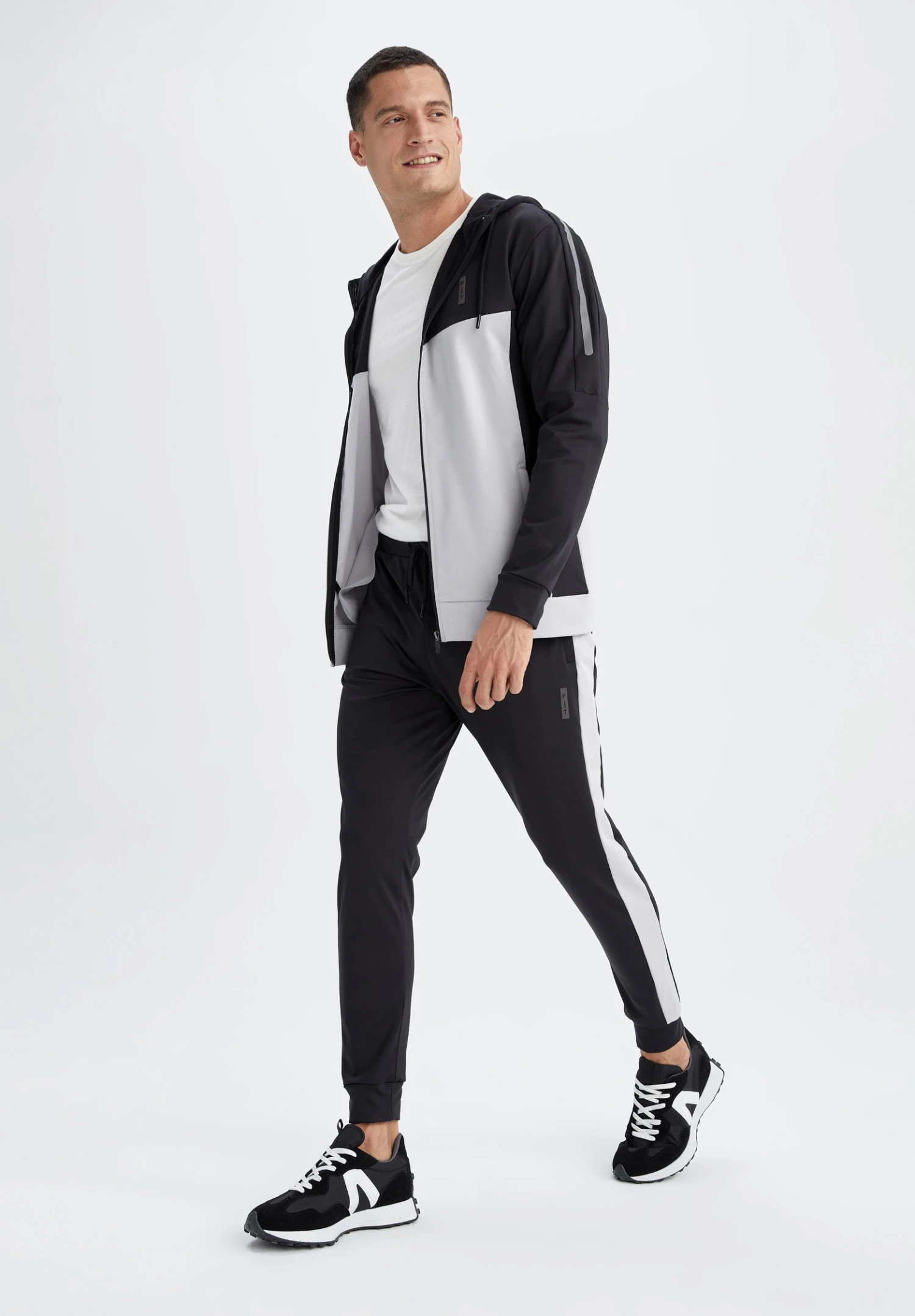 DeFacto Slim Fit- Trainingsbroek - Black 6 DeFacto Slim Fit- Trainingsbroek - Black - Afbeelding 4