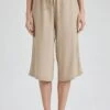 DeFacto Capri - Shorts - Beige 1 DeFacto Capri - Shorts - Beige -DeFacto 7b5ab4fb50264dafb328b660ec67558c