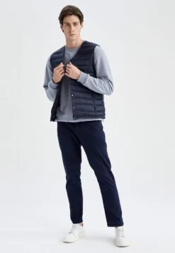DeFacto Regular Fit - Bodywarmer - Navy 7 DeFacto Regular Fit - Bodywarmer - Navy -DeFacto 7f6a7302b15649be83cf6181b42aa1e9