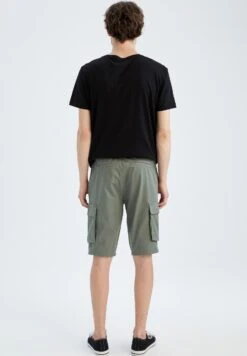 DeFacto Regular Fit- Shorts - Green 7 DeFacto Regular Fit- Shorts - Green -DeFacto 800540e74c844ae7957629dbe18e16cb