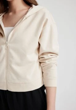 DeFacto Standart Fit- Sweater Met Rits - Beige 9 DeFacto Standart Fit- Sweater Met Rits - Beige -DeFacto 810537eca489483ba14d86557cdba669