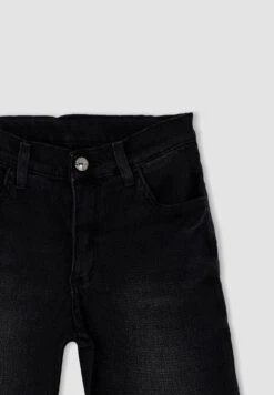 DeFacto 5 Pocket- Jeansshort - Black 9 DeFacto 5 Pocket- Jeansshort - Black -DeFacto 82b9ecc0ce184029b19f7a83728e7764